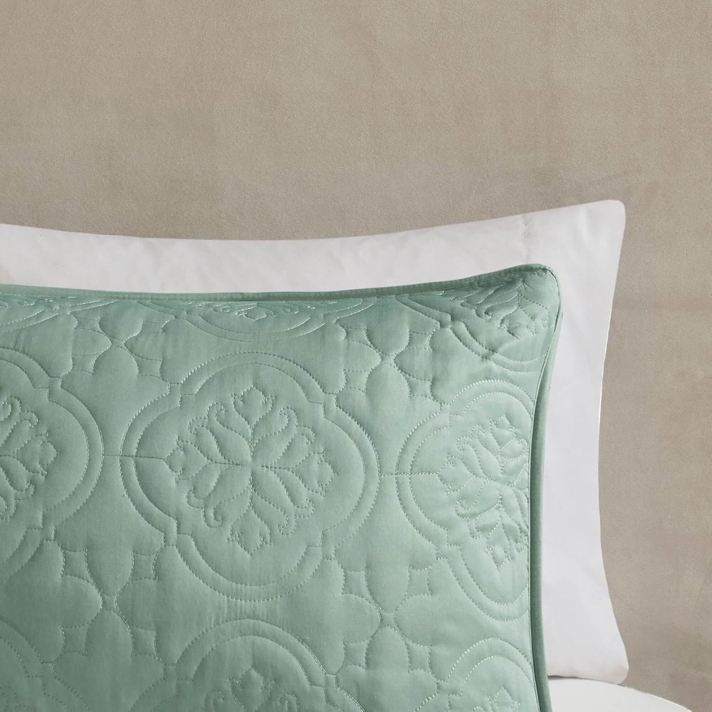510 DESIGN Oakley Reversible Quilt Set - Luxe Stitching Design - Picture 10 of 10